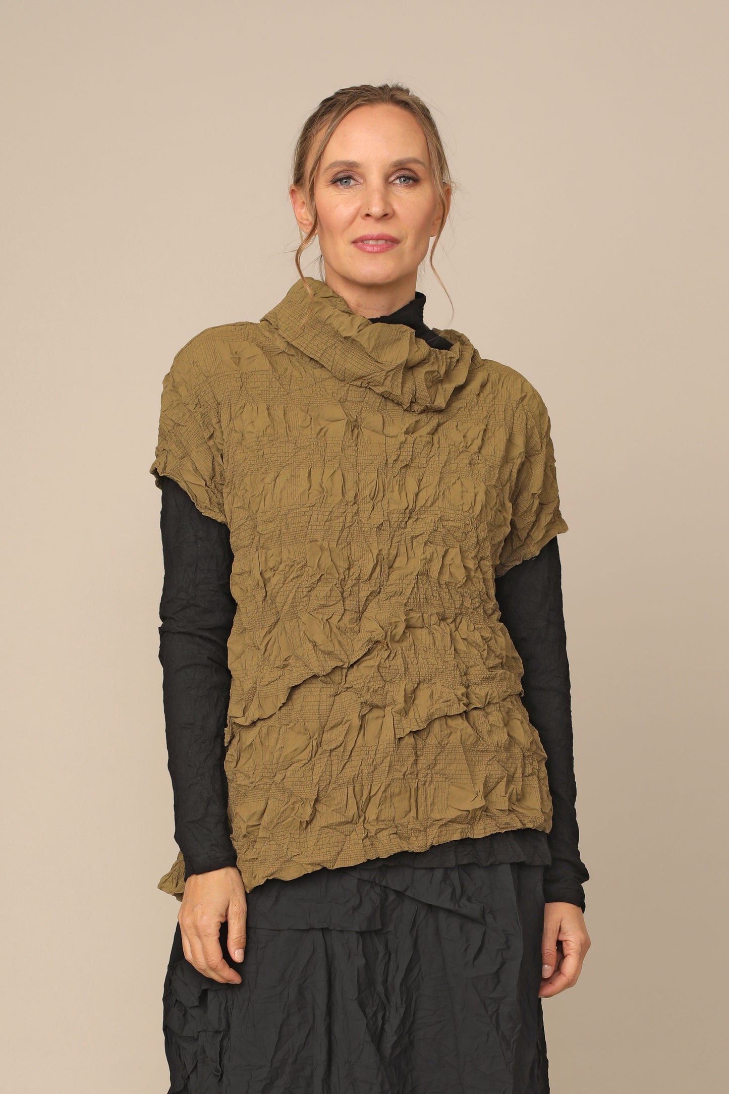 Anya Top