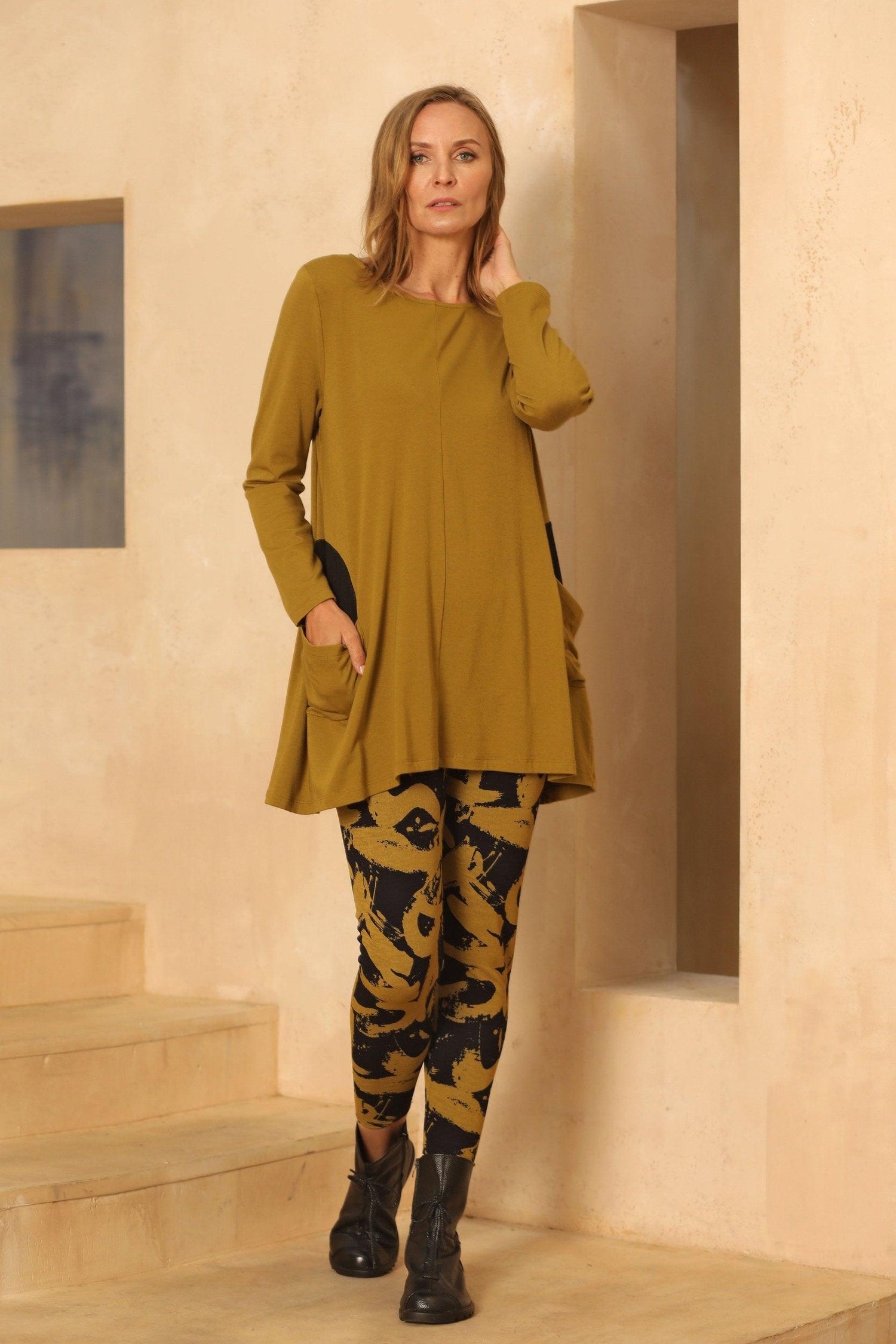 Marilyn Legging - M88816 Chalet bottom front