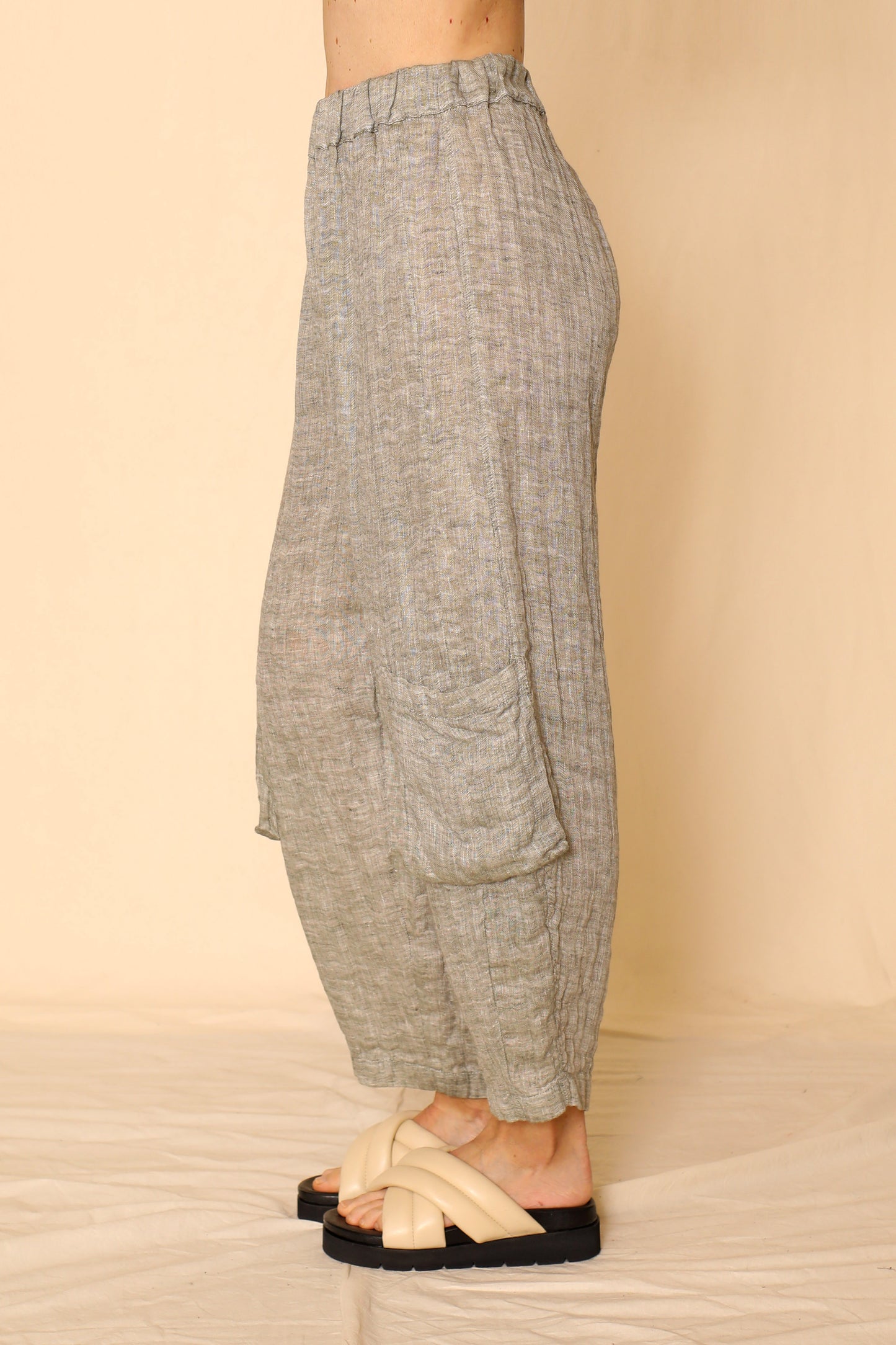 Salma Pant - 9L8814